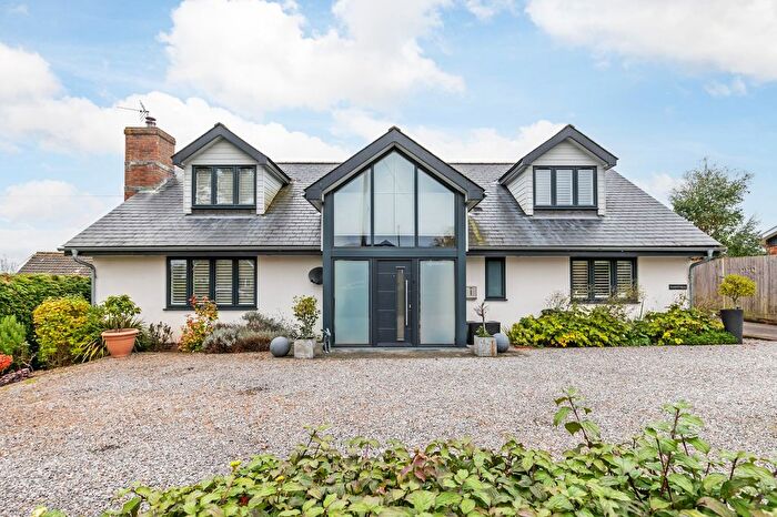 4 Bedroom Detached House For Sale In Oliver's Battery Road South, Winchester, SO22