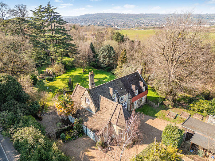 3 Bedroom Detached House For Sale In Nutfield Road, Redhill, RH1