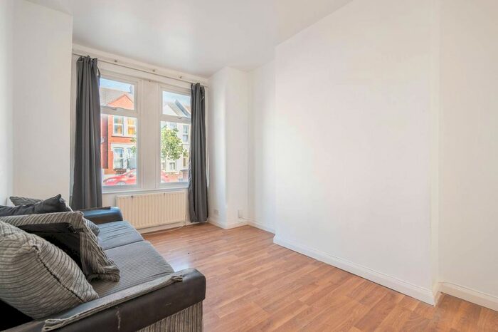 2 Bedroom Maisonette To Rent In Mellison Road, Tooting, London, SW17