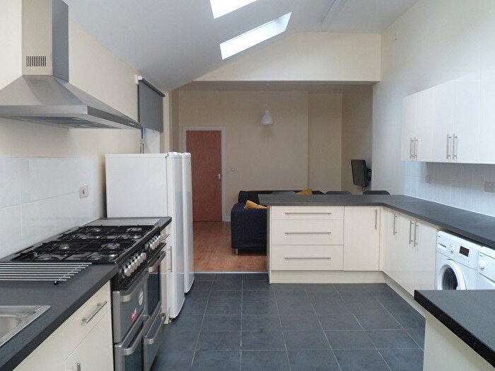 6 Bedroom House To Rent In Heeley Road, Birmingham, West Midlands, B29