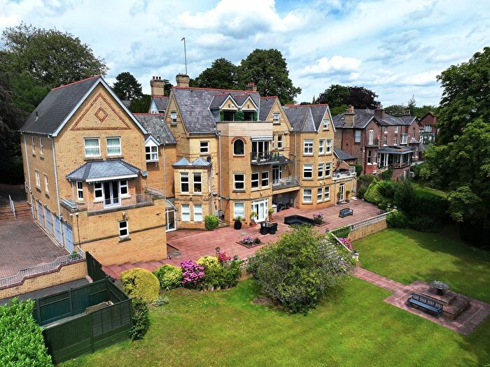 2 Bedroom Flat For Sale In Langham Road, Bowdon, WA14