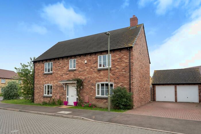 4 Bedroom Detached House To Rent In Sutton Courtenay, Oxfordshire, OX14