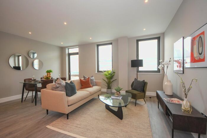 2 Bedroom Flat To Rent In Rainsford Road, Chelmsford, CM1