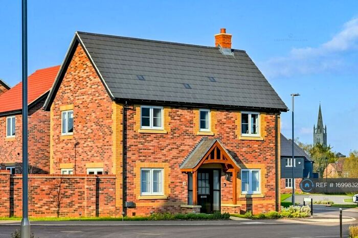 3 Bedroom Detached House To Rent In Hanslope, Hanslope, MK19