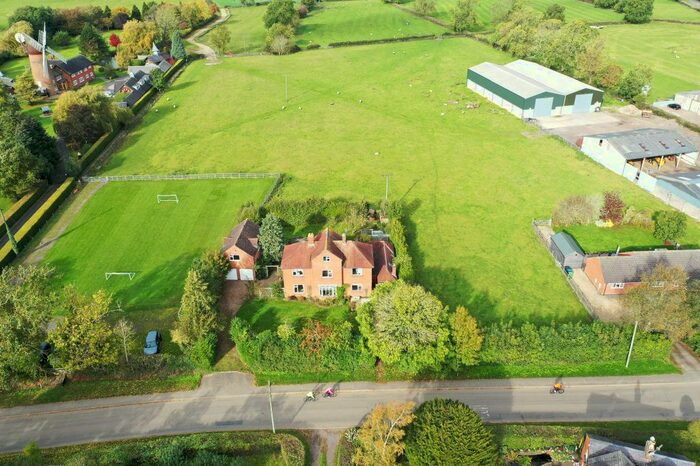 4 Bedroom Detached House To Rent In Lutterworth Road, Leicester, LE8