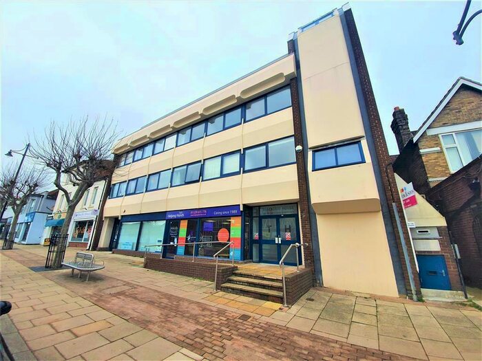 2 Bedroom Flat To Rent In West Street, Fareham, PO16