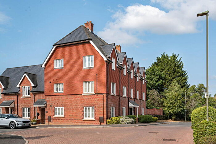 1 Bedroom Apartment For Sale In Cranleigh, GU6