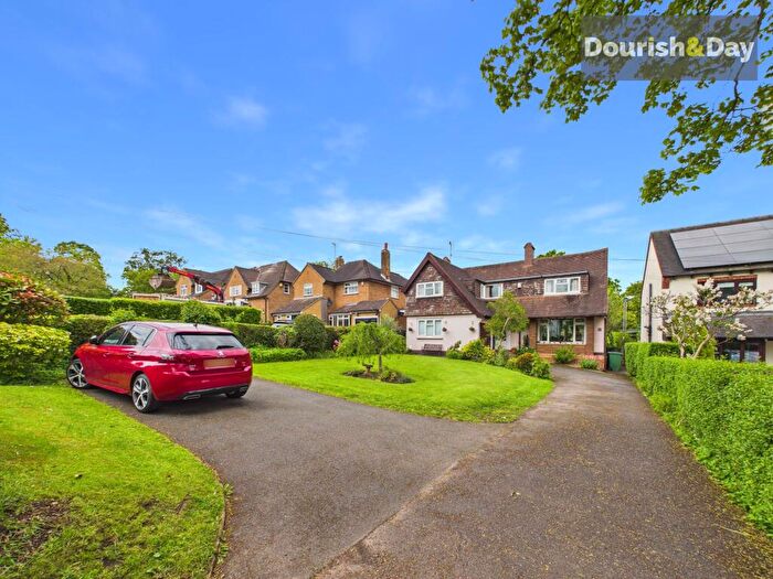 3 Bedroom Detached House For Sale In Castle Bank, Stafford, ST16