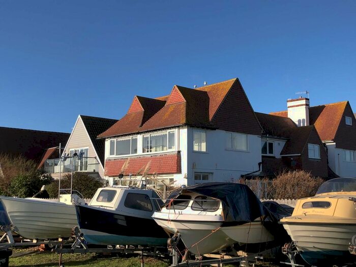 2 Bedroom Flat To Rent In Admiralty Gardens, Felpham PO22