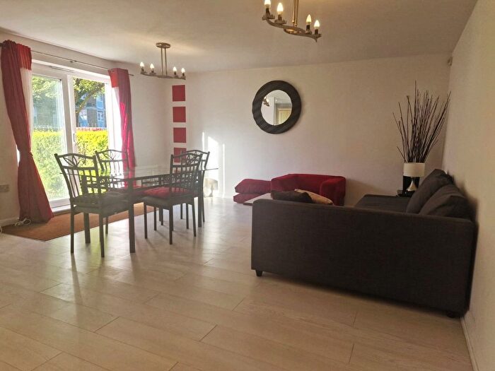 2 Bedroom Flat To Rent In Candlelight Court, Romford Road, Stratford, E15