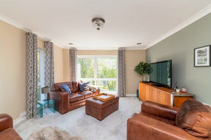 2 Bedroom Flat To Rent In Jesmond Park East, Heaton, Newcastle Upon Tyne, NE7