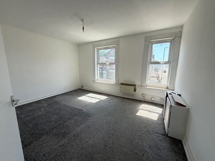 1 Bedroom Flat To Rent In Balmoral Road, Gillingham, Kent, ME7