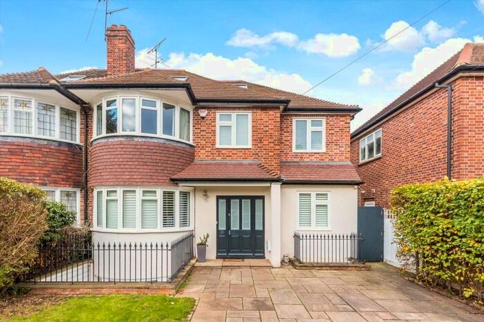 6 Bedroom Semi-Detached House To Rent In Lauderdale Drive, Richmond, Surrey, TW10