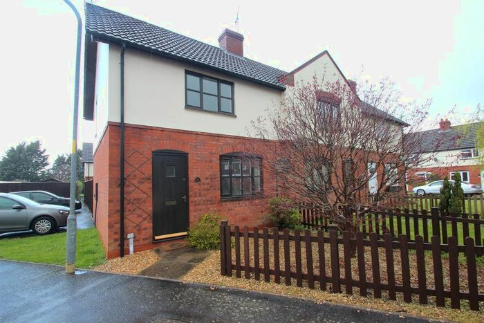 2 Bedroom Property To Rent In Hill View, Leominster, Herefordshire, HR6