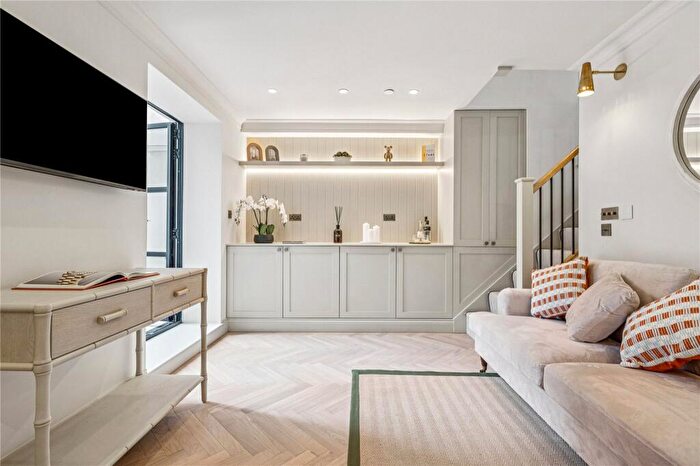 2 Bedroom Property For Sale In Battersea Park Road, SW11