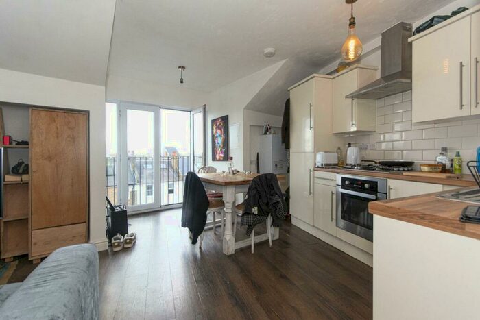 Studio To Rent In Lavender Hill, Battersea, SW11