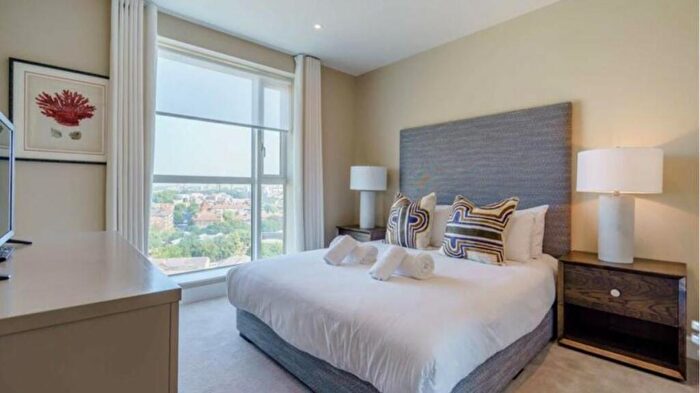 2 Bedroom Apartment To Rent In Westferry Circus, London, E14