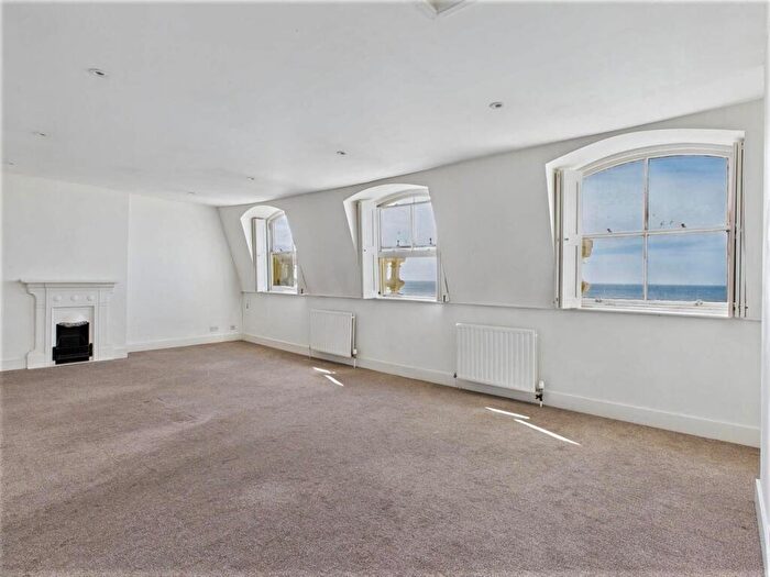 2 Bedroom Flat For Sale In Brunswick Terrace, Hove, BN3