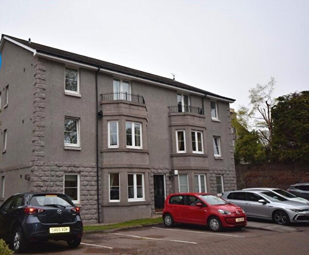 2 Bedroom Flat To Rent In Fairfield Way, Aberdeen, AB11