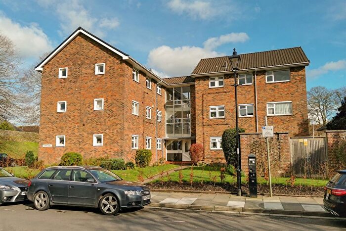 2 Bedroom Flat To Rent In Flat /Regnum Court, North Walls, Chichester, West Sussex, PO19