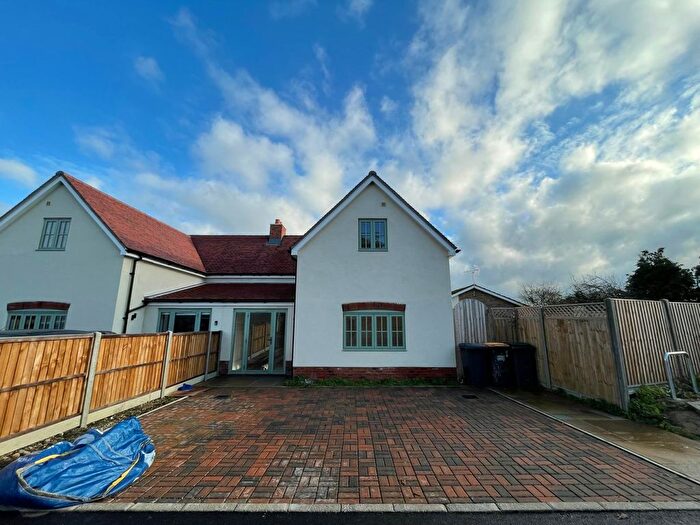 3 Bedroom Semi-Detached House To Rent In Rawlins Gardens, Wootton, MK43