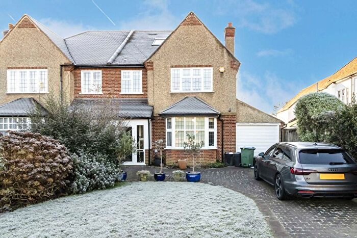 5 Bedroom Detached House To Rent In Broad Lane, Hampton, TW12