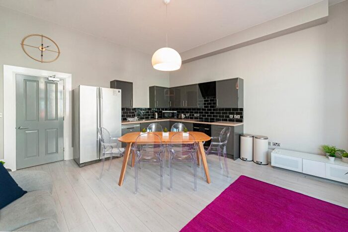 6 Bedroom Apartment To Rent In St. James House, - Portland Terrace, NE2
