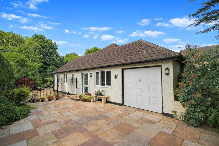 4 Bedroom Detached Bungalow For Sale In Croydon Road, Wallington, SM6