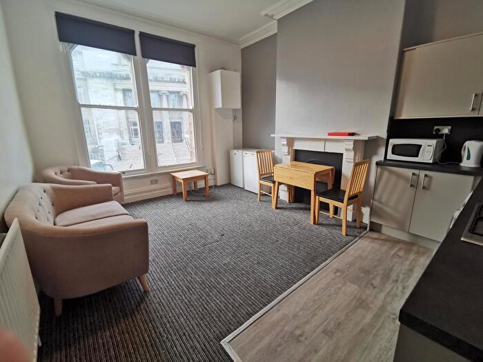 1 Bedroom Flat To Rent In Blenheim Terrace, University, Leeds, LS2