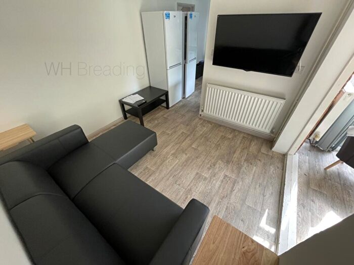 4 Bedroom Semi-Detached House To Rent In Crown Gardens, Canterbury, CT2