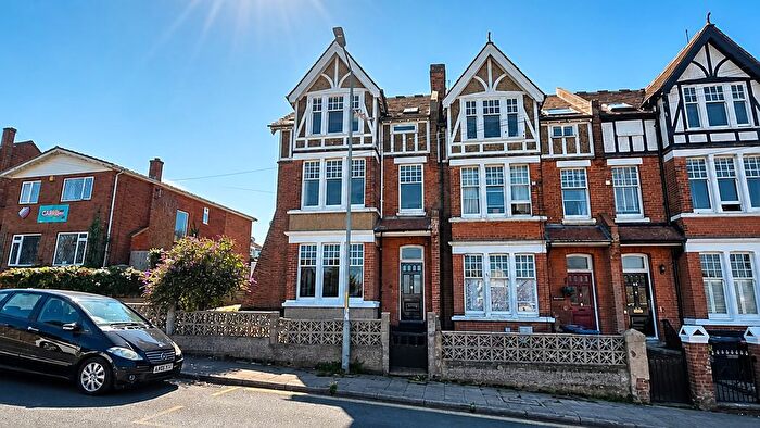 2 Bedroom Flat For Sale In Mickleburgh Hill, Herne Bay, CT6