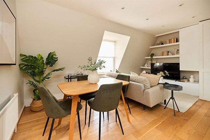 2 Bedroom Flat For Sale In Adamson Road, Belsize Park, NW3