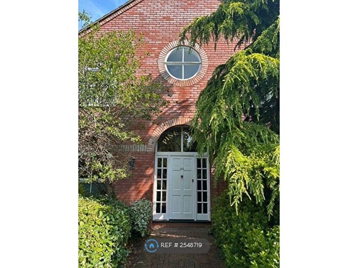 1 Bedroom Flat To Rent In Pine Court, Farnborough, GU14