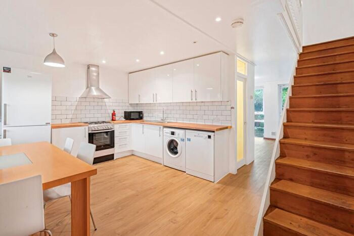 3 Bedroom Flat To Rent In Spring Gardens, Highbury New Park, Highbury & Islington, N5