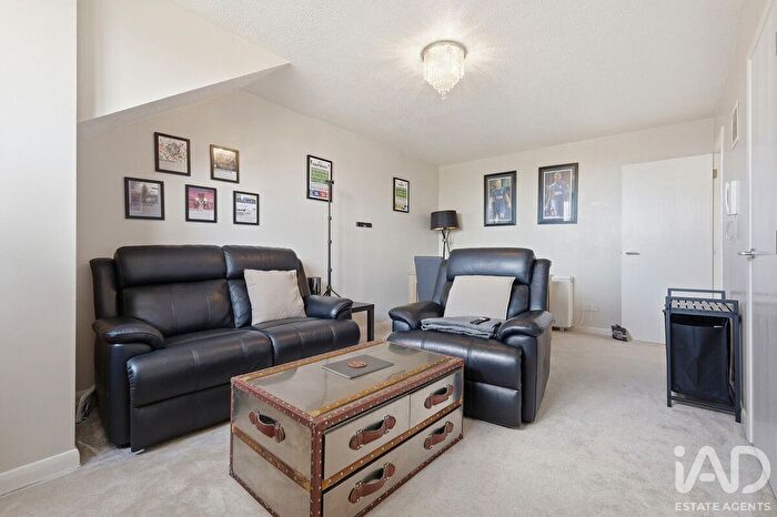 1 Bedroom Flat For Sale In Rectory Road, Rochford, SS4