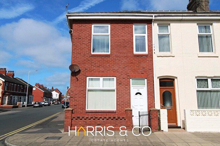 2 Bedroom End Of Terrace House For Sale In Warrenhurst Road, Fleetwood, Lancashire, FY7