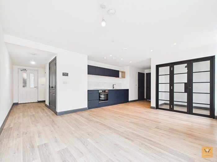 2 Bedroom Flat To Rent In Churchgate, Stockport, SK1