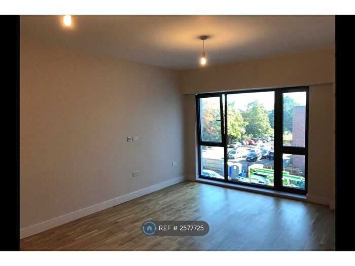 1 Bedroom Flat To Rent In Crownage Court, Sunbury-On-Thames, TW16