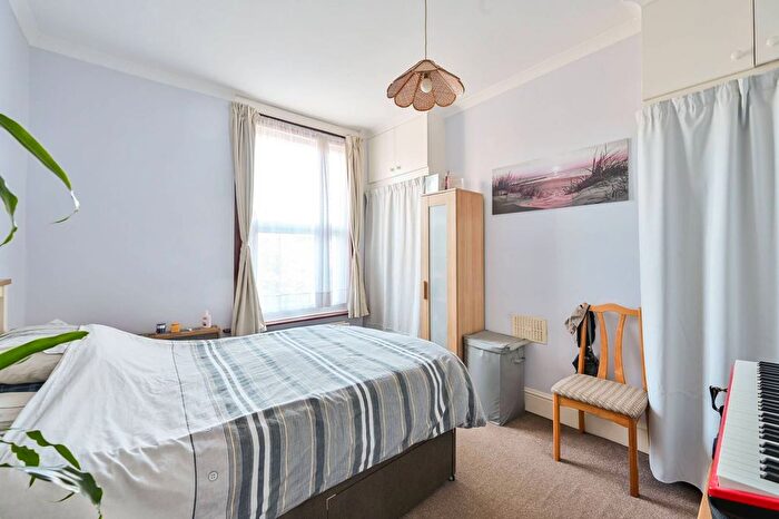 1 Bedroom Flat To Rent In Lordship Lane, Dulwich, London, SE22