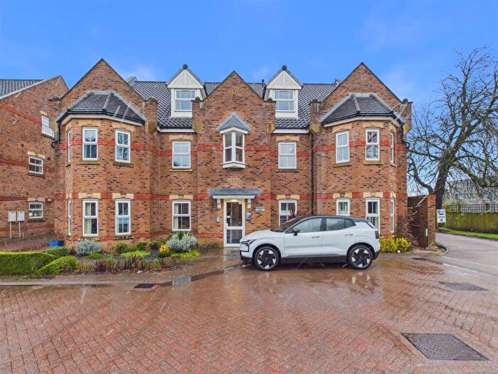 3 Bedroom Apartment For Sale In Folkwood Grove, Bents Green, Sheffield, S11