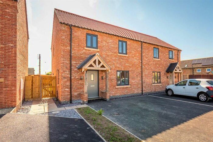 3 Bedroom Semi-Detached House For Sale In Enfield Court, Harby, Newark, NG23