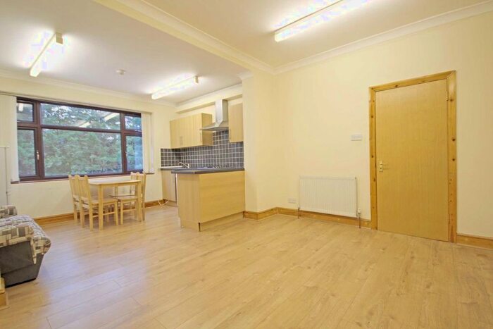 2 Bedroom Flat To Rent In Thornbury Road, Osterley, Isleworth, TW7