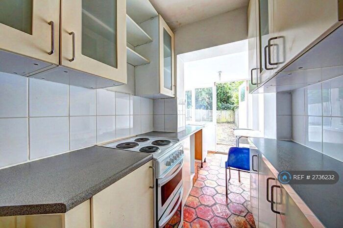 4 Bedroom Terraced House To Rent In Oaklea Passage, Kingston Upon Thames, KT1