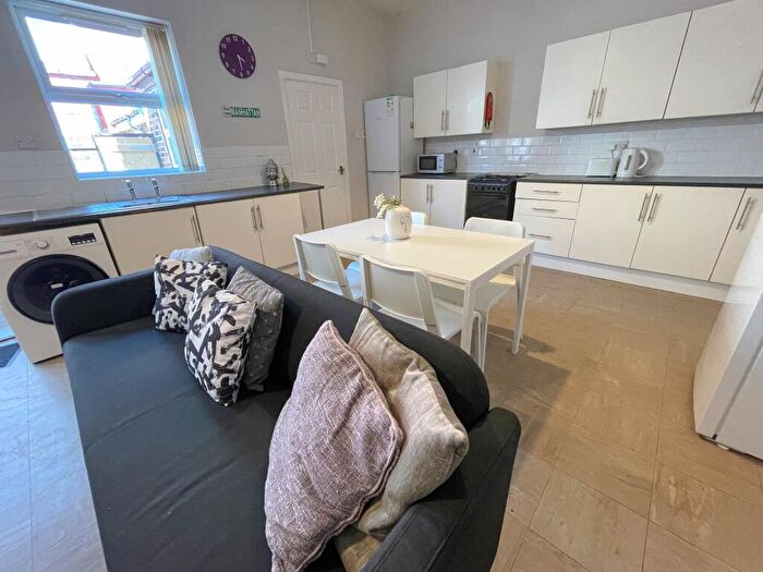 5 Bedroom Terraced House To Rent In Salisbury Road, L15