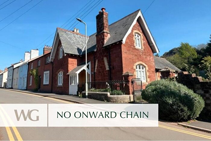 2 Bedroom Cottage For Sale In Kenton, Devon, EX6