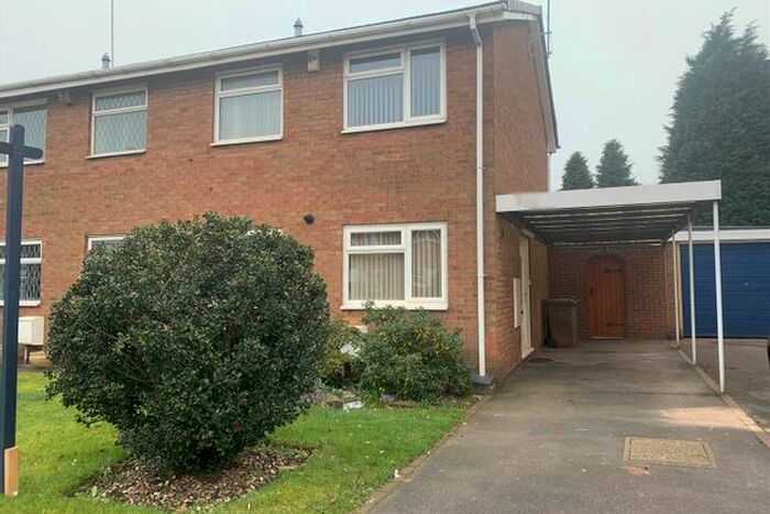 3 Bedroom Semi-Detached House To Rent In Bentley Lane, Walsall, WS2
