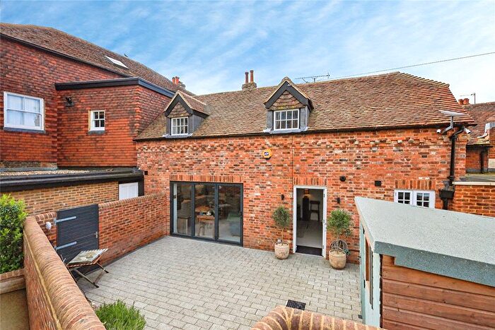 1 Bedroom Mews For Sale In Church Street, Uckfield, East Sussex, TN22