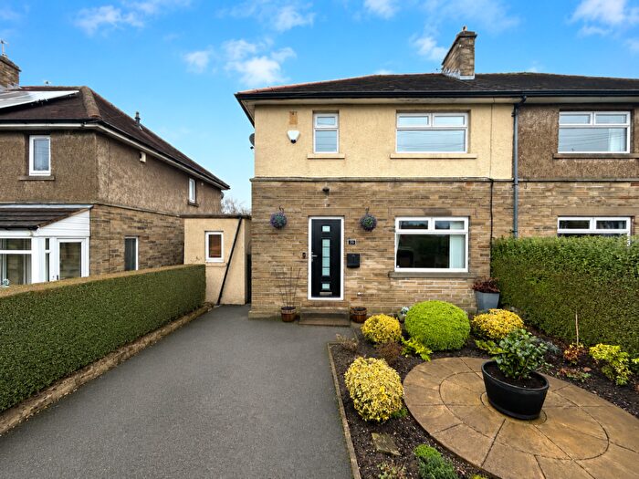 3 Bedroom Semi-Detached House For Sale In Deep Lane, Clifton, HD6