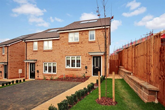 3 Bedroom Semi Detached House To Rent In Waverley Drive, Wellingborough, NN8