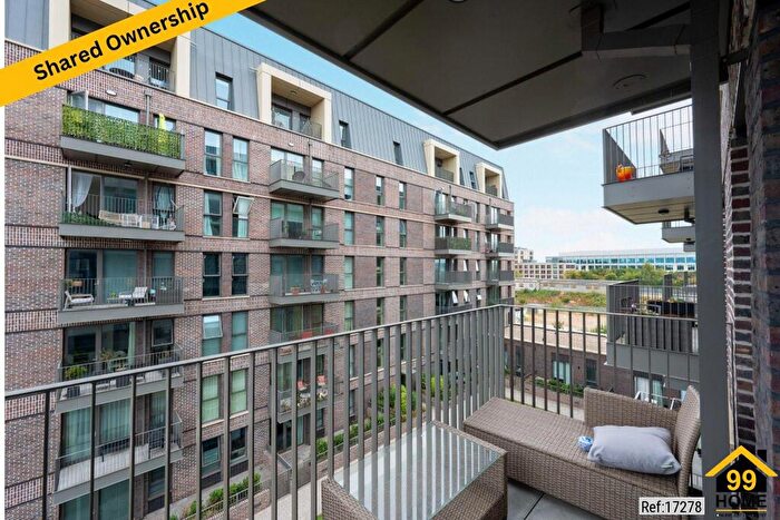 2 Bedroom Apartment For Sale In Mallard Boulevard, Surbiton, London, KT5